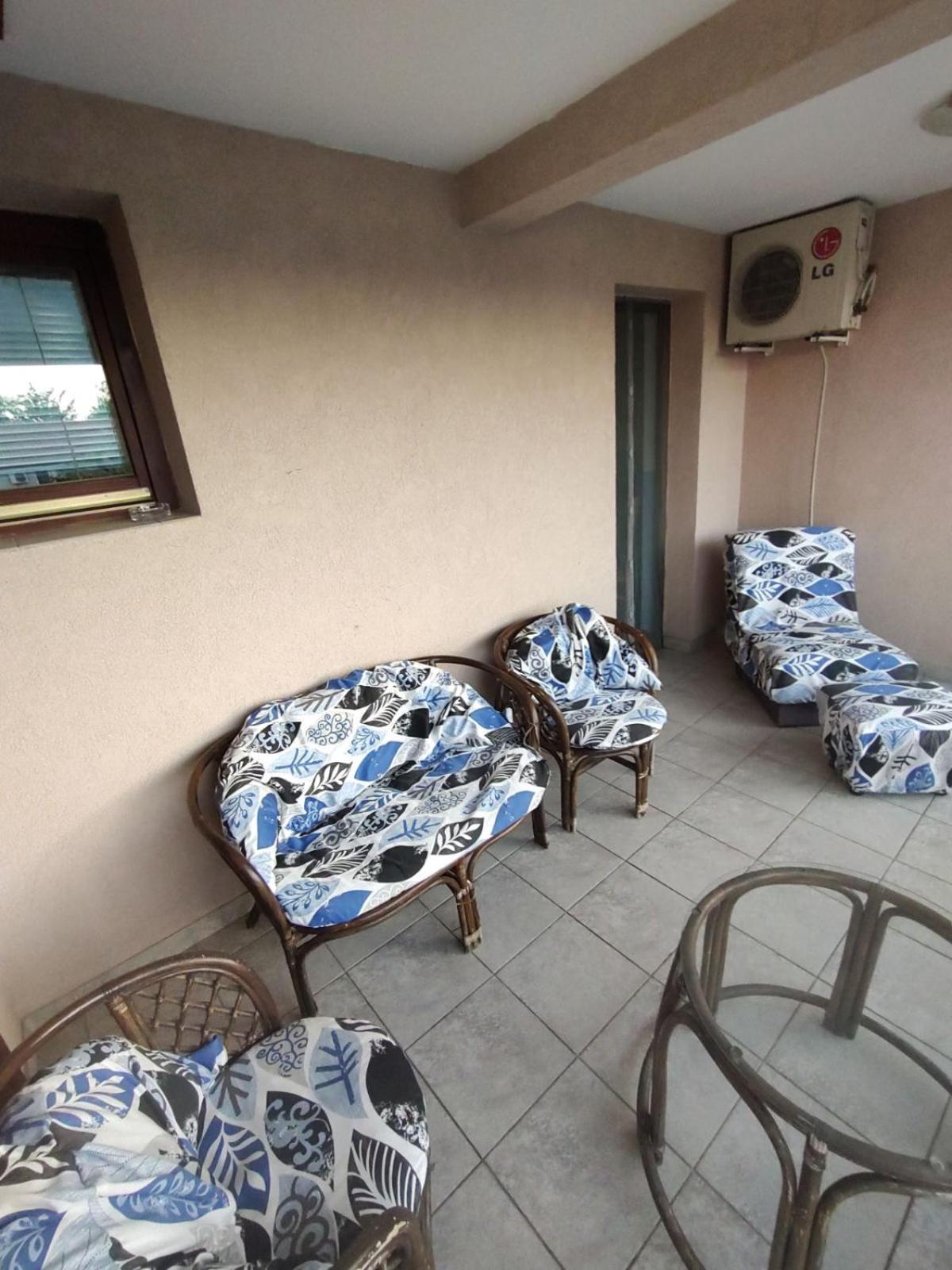 Plavi Apartman Airport Belgrado Exterior foto